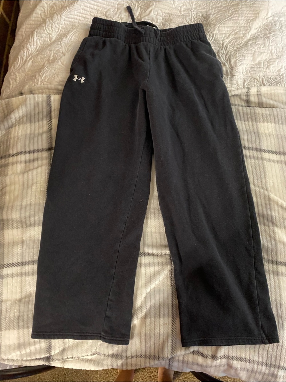 Under Armour womens Black Fleece straight leg with Logo